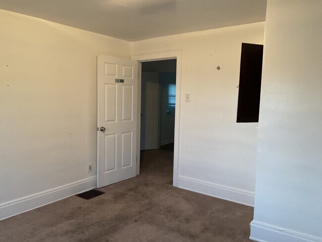 Building Photo - 9922 Frankstown Rd