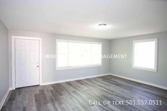 Building Photo - 109 Compton Rd