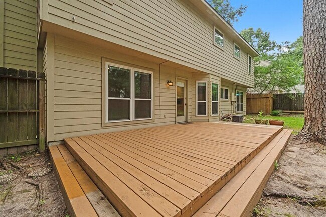 Building Photo - 28 Silver Elm Pl