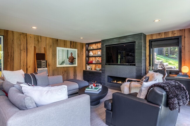 Building Photo - 21 Echo Dr