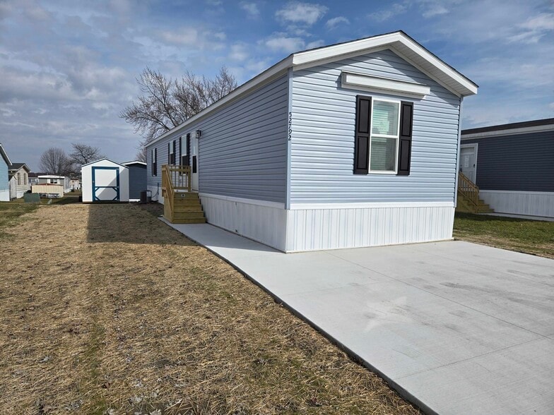 Building Photo - 52705 Van Buren Dr