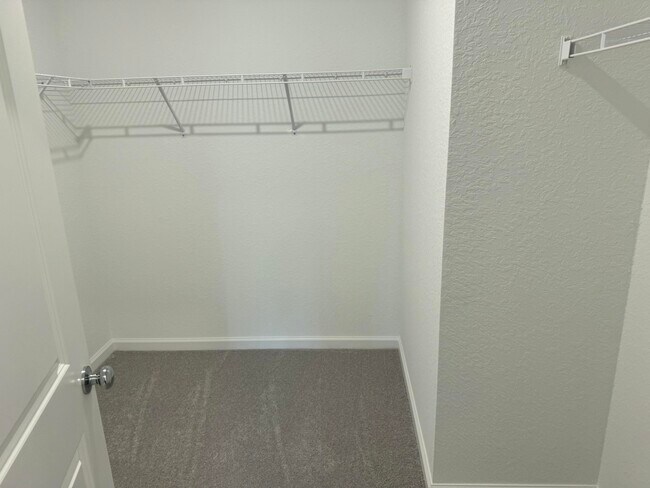 Building Photo - 664 Carlyle Wy