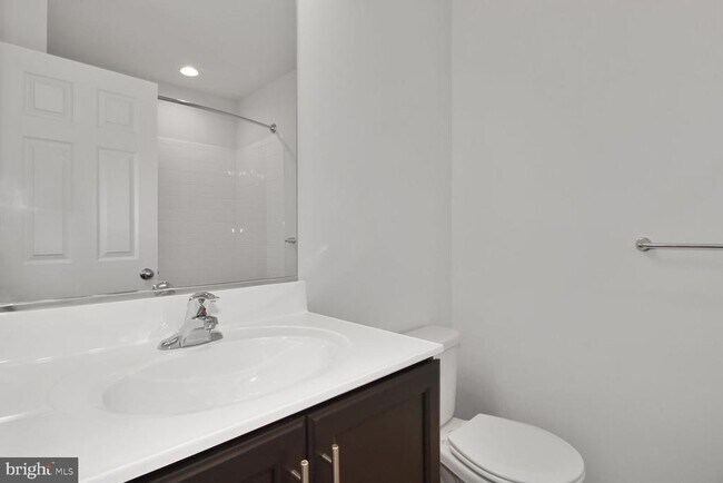 Building Photo - 331 Tumblers Wy