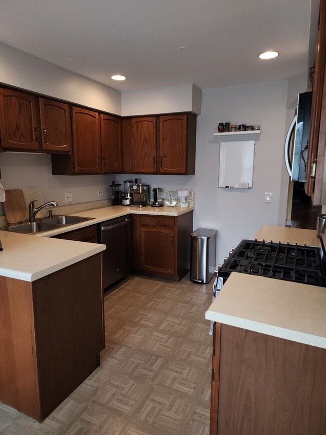 Building Photo - 1405 Clairmont Ct