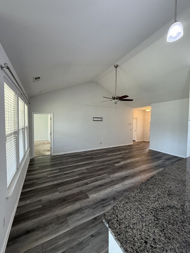 Building Photo - "Charming 3-Bedroom Beaufort Retreat in Picket Fences!!"