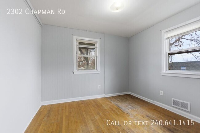 Building Photo - 2302 Chapman Rd