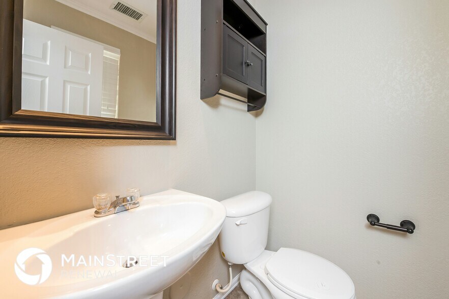 Building Photo - 13872 Lilac St