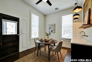 Building Photo - 423 W Woodlawn Ave