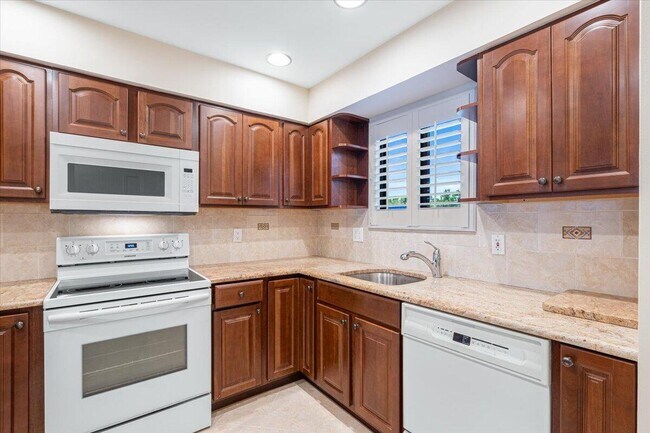 Building Photo - 1630 Seaway Dr