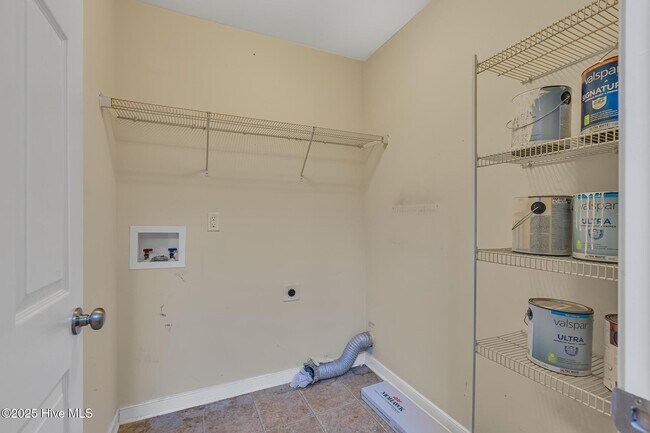 Building Photo - 394 White Sand Rd