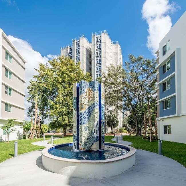 Primary Photo - Smathers Plaza I