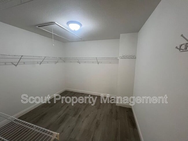 Building Photo - 33309 Morning View Dr