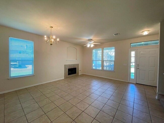 Building Photo - 251B Utterback