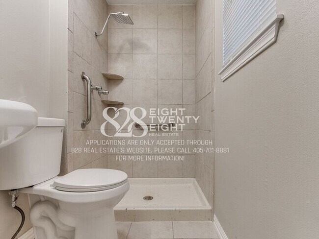 Building Photo - *AVAILABLE NOW!* Recently Updated 3 Bed/2 Bath Single Family Home Near Lake Overholser!