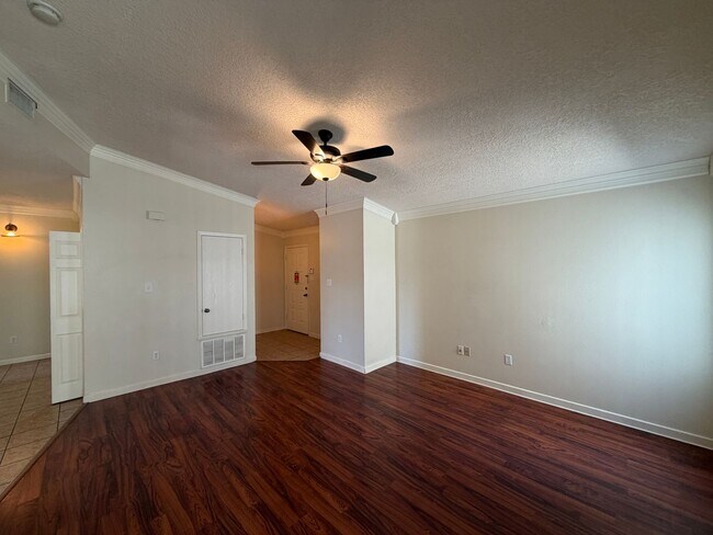 Building Photo - 3 Bedroom Single Story Home Available Near McMahon Blvd NW & Kayenta St NW!