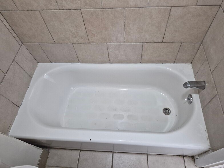 Building Photo - 1717 24th Ave N