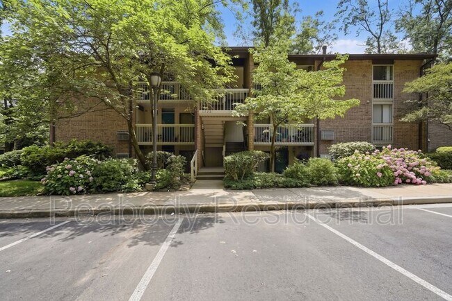 Building Photo - 1570 Moorings Dr