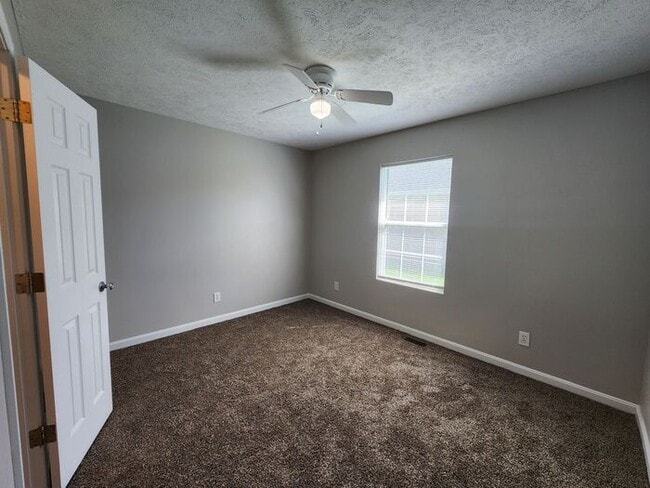 Building Photo - 50% Off The Security Deposit for Qualified Applicants On This Large 5 Bedroom, 2 Bathroom Eastsid...