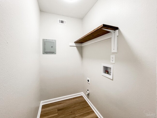 Building Photo - 2106 Schwab Ct