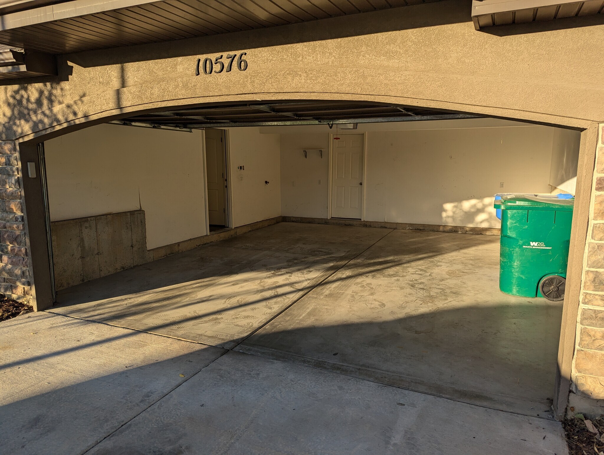 Building Photo - 10576 N Sage Vista Ln