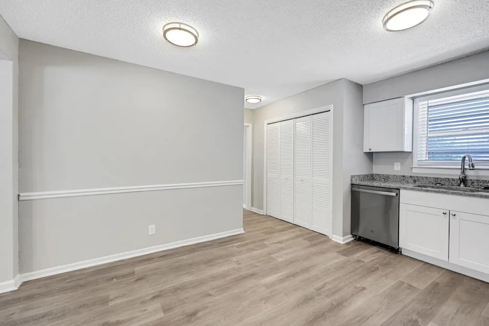 Building Photo - 116 Lake Terrace Cir
