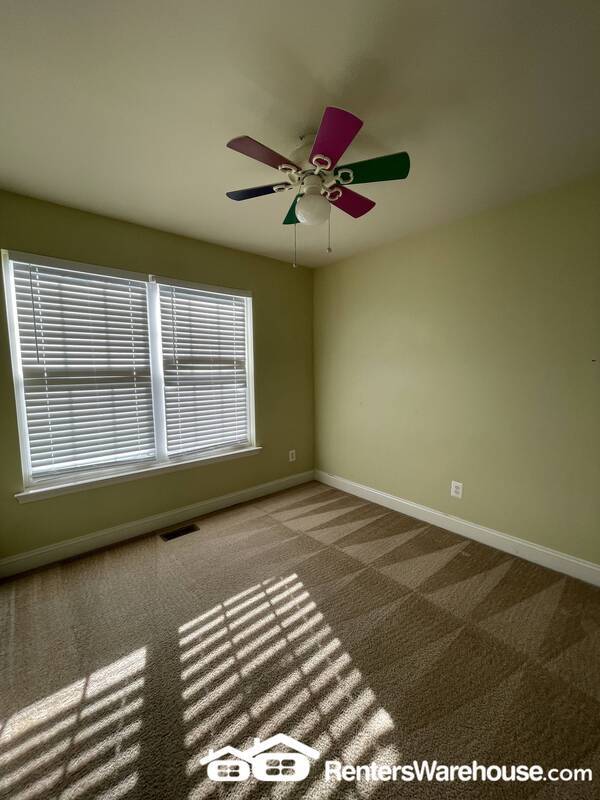 Building Photo - 402 Callander Way