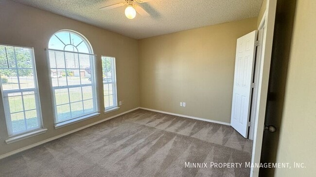 Building Photo - 7514 Paris Ave