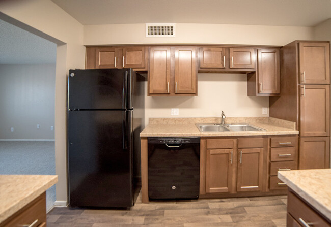 Building Photo - 1500 Mt Lincoln Dr E