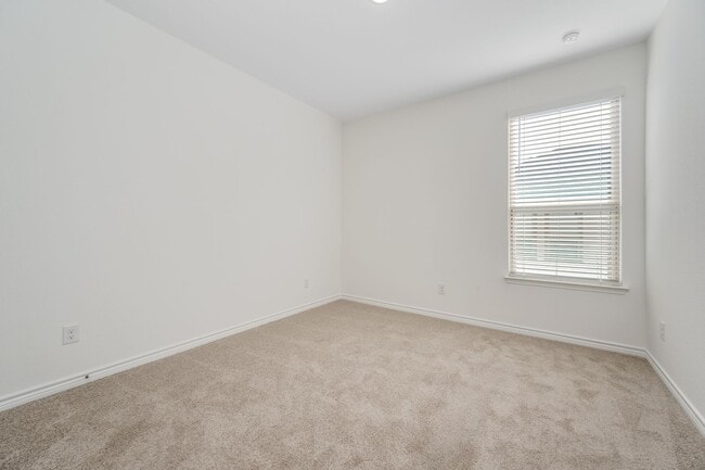 Building Photo - Brand-New 4-Bed, 2.5-Bath Duplex with Fenced Yard