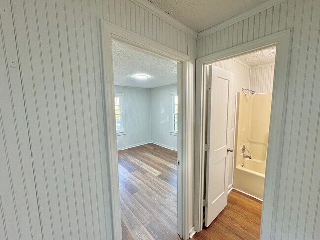 Building Photo - Statesville - 2BD/1BA