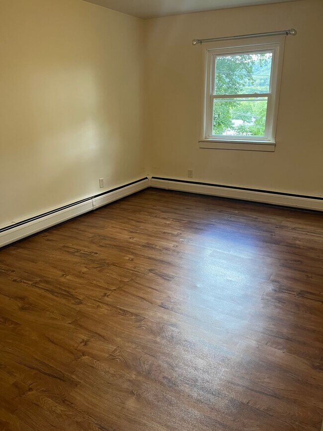 VALENTINE STREET 710 710 Valentine St Bellefonte PA 16823 Apartment