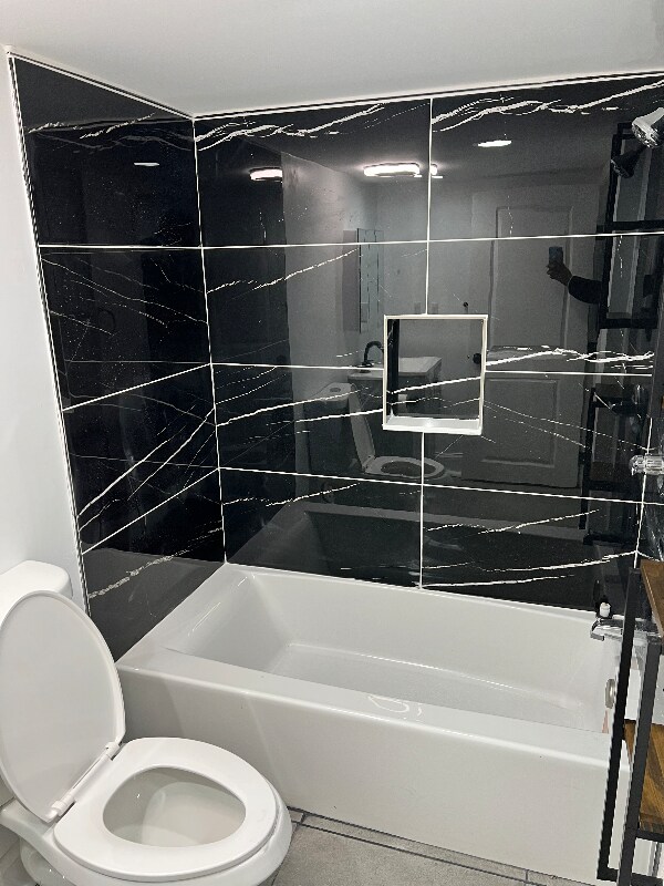 Building Photo - 2512 W Oxford St