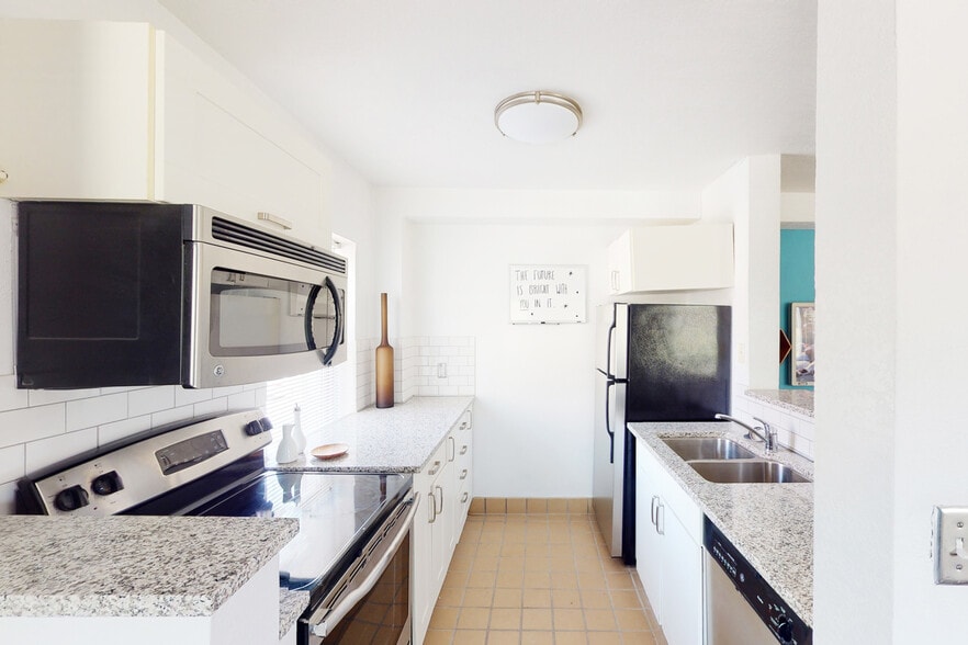 The Hamilton 701 E Armour Blvd Kansas City MO 64109 Apartment Finder