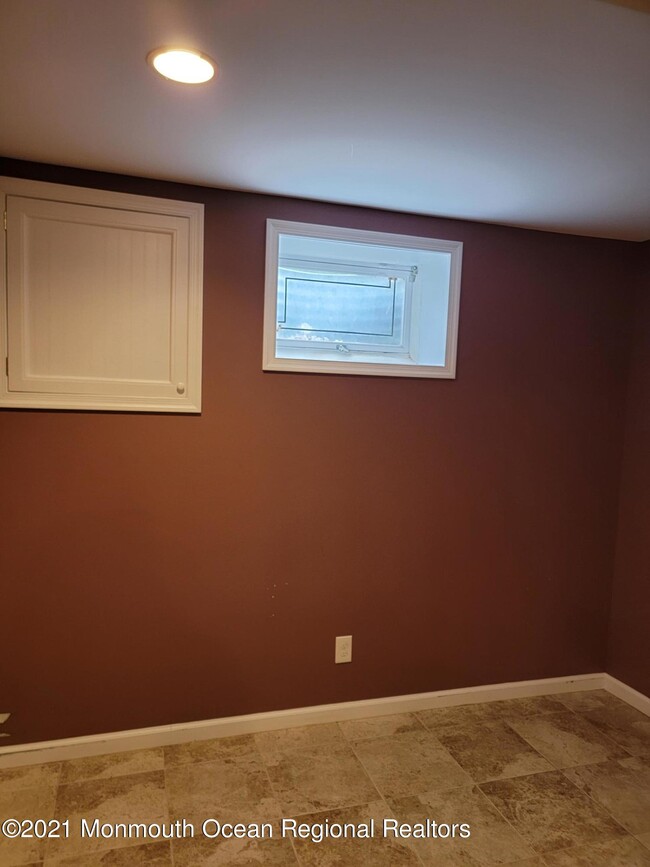 Building Photo - 28 Musket Ln