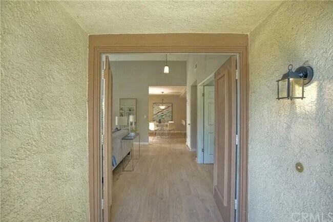 Building Photo - Two Bedroom, Two Bathroom Home for 12-mont...