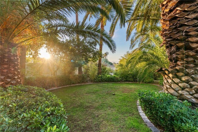 Building Photo - 2057 Troon Dr