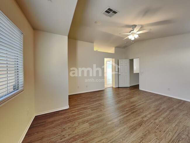 Building Photo - 611 Desert Silk Ct