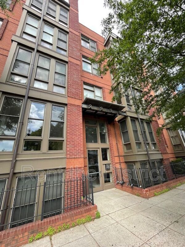 Primary Photo - 2910 Georgia Ave NW