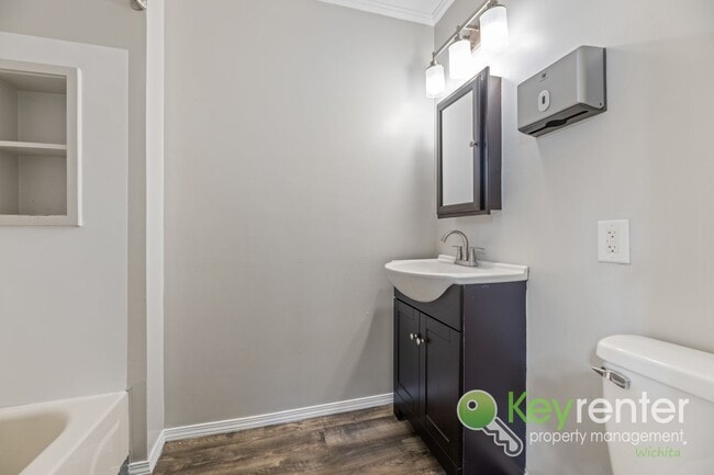 Building Photo - Beautifully Updated 3-Bedroom Home in Central Wichita!