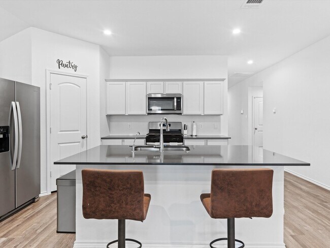 Building Photo - 40514 Crisp Beech St