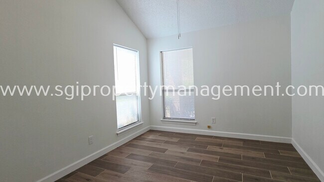 Building Photo - 2408 Centaurus Dr