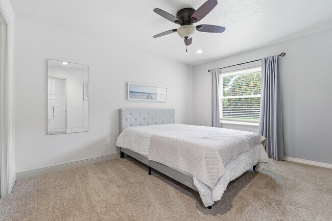 Building Photo - 15600 Rolling Meadows Cir