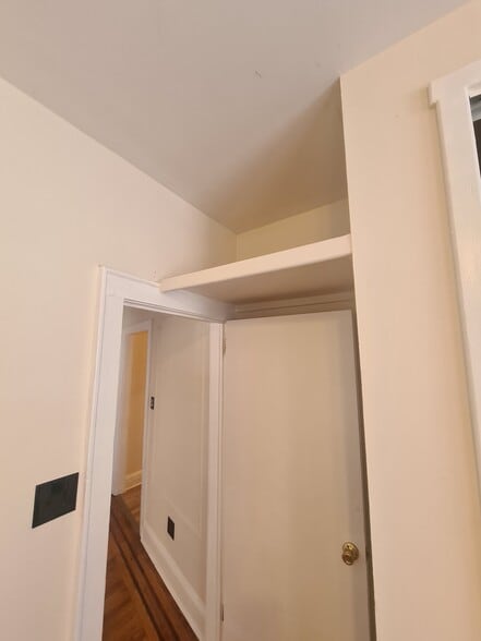 Building Photo - 46 Kelly Pky