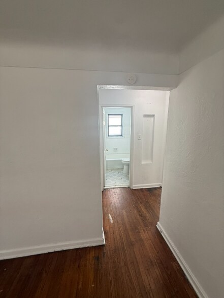 Building Photo - 5600 Gatesworth Ave