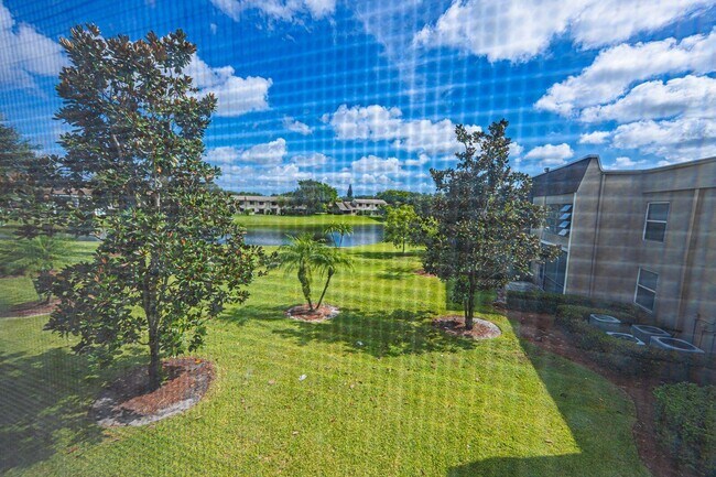 Building Photo - 2805 Casita Way