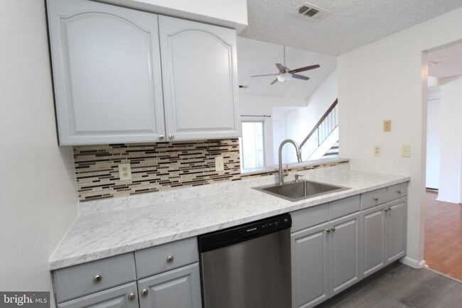 Building Photo - 7714 Tamarron Dr