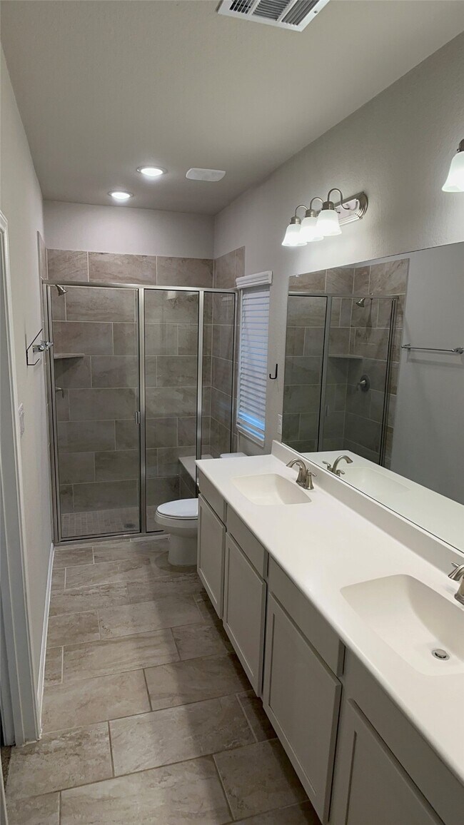 Building Photo - 13238 Enchanted Way Dr