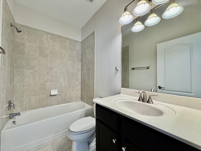 Building Photo - 9623 Town Parc Cir S