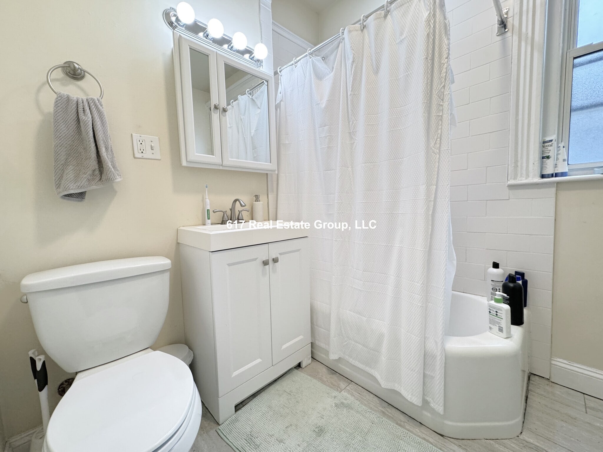 Building Photo - 18 Euston St