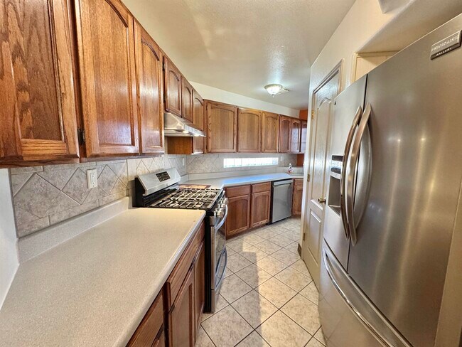 Building Photo - 210 Leon Ave